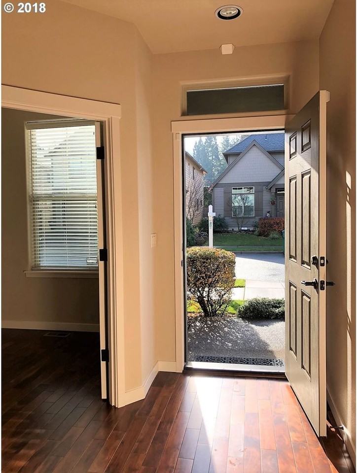 16123 Sw Medallion Ln - Photo 2 of 24