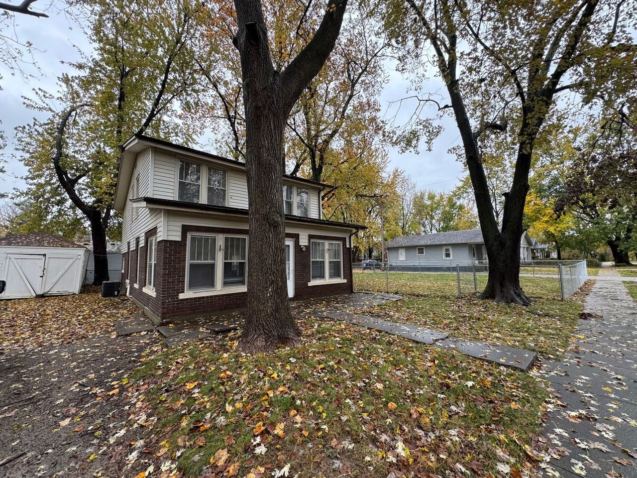 2508 S 14th St - Photo 2 of 28