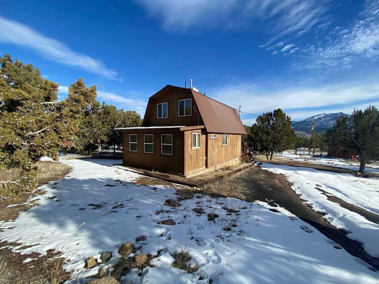 224 N Matt Dillon Trl - Photo 2 of 20