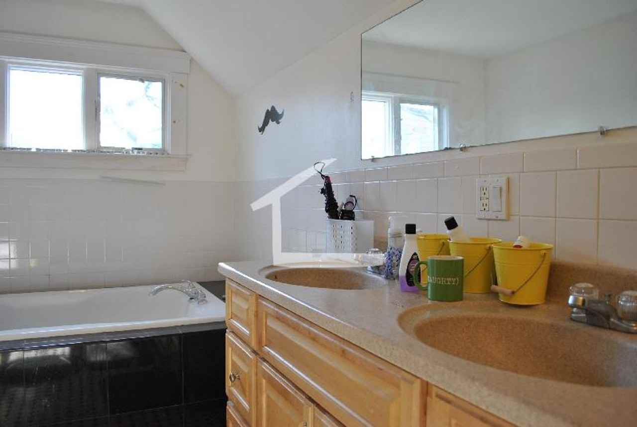 51 Gardner St - Photo 4 of 12