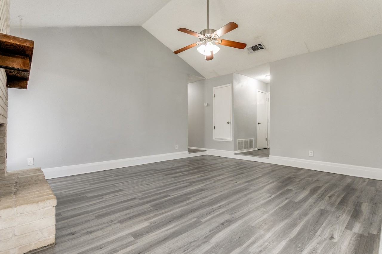 13226 Chesterton Dr - Photo 7 of 25
