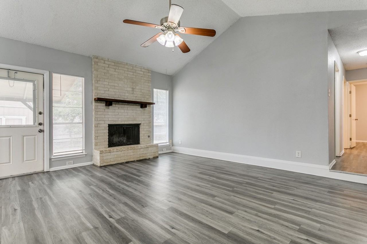 13226 Chesterton Dr - Photo 6 of 25