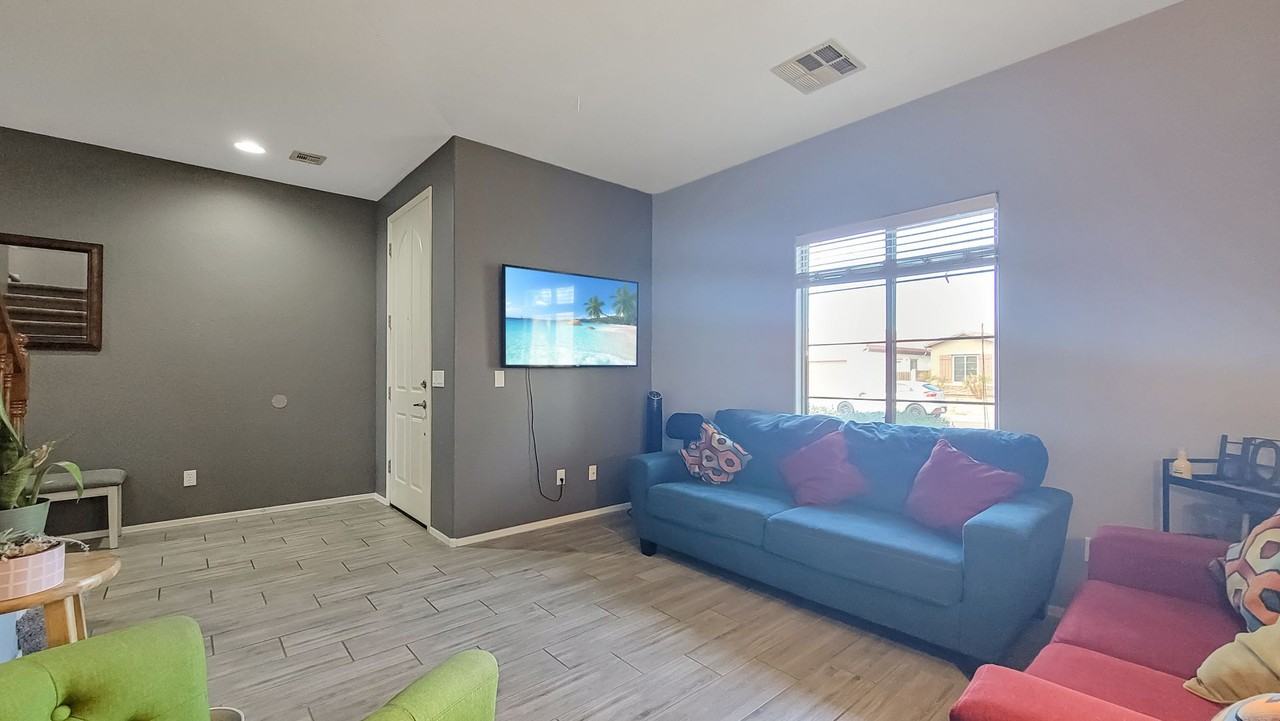 9949 W Marguerite Ave - Photo 4 of 34