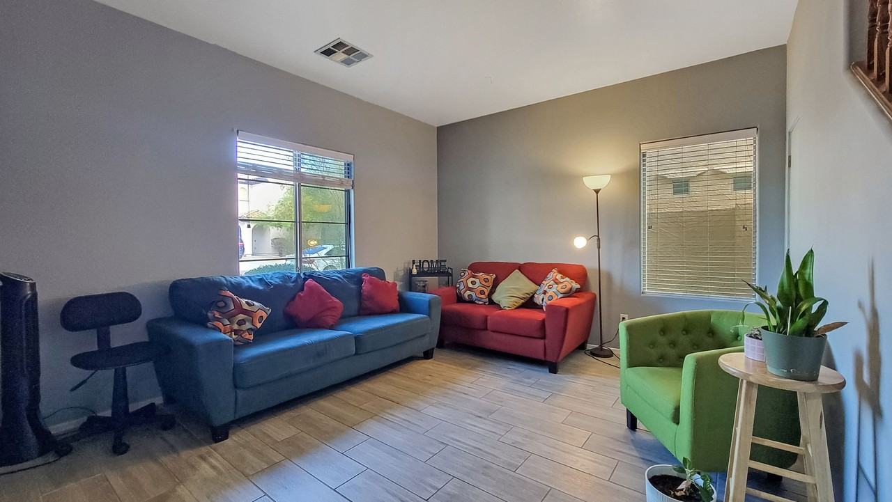 9949 W Marguerite Ave - Photo 5 of 34