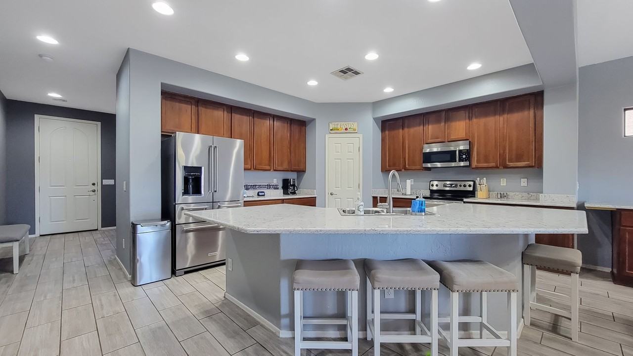 9949 W Marguerite Ave - Photo 6 of 34