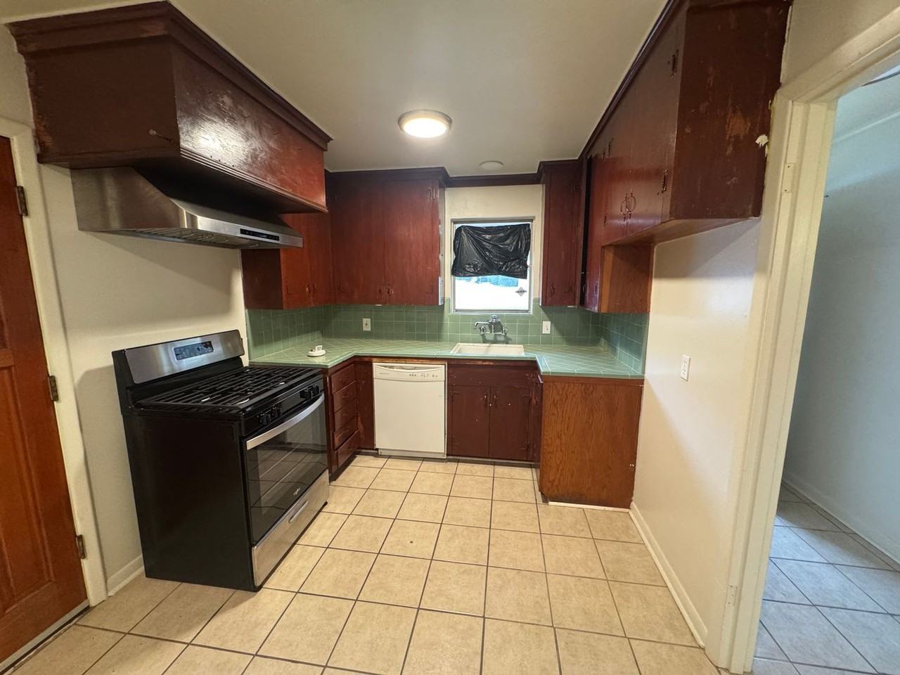 3907 Milton St - Photo 5 of 12