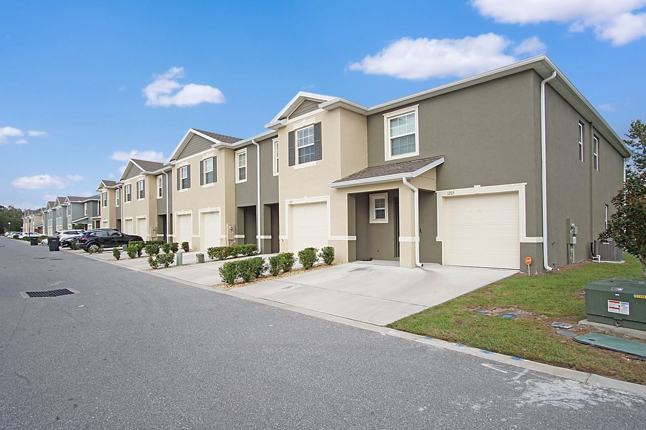 1209 Yellow Finch Dr - Photo 2 of 23