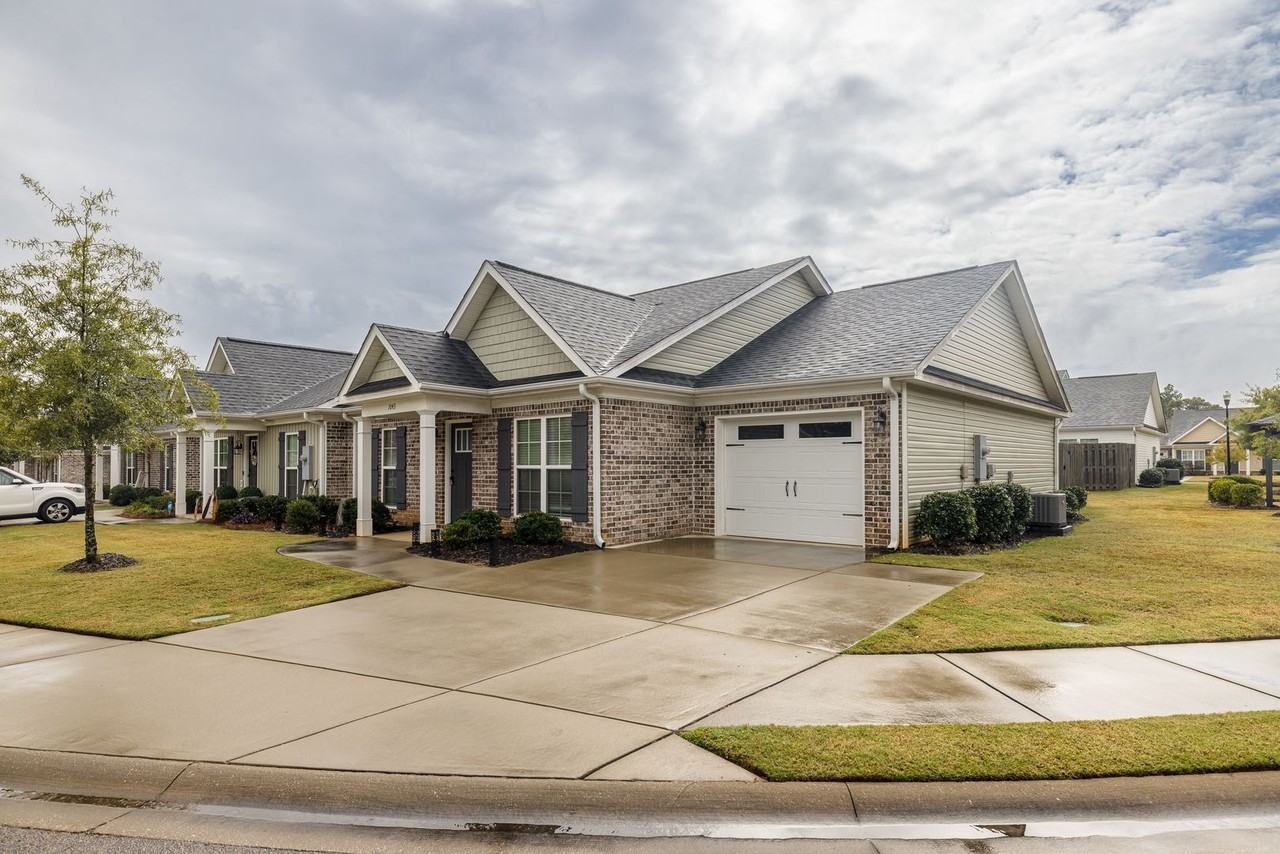 1043 Wildlife Cir - Photo 2 of 43