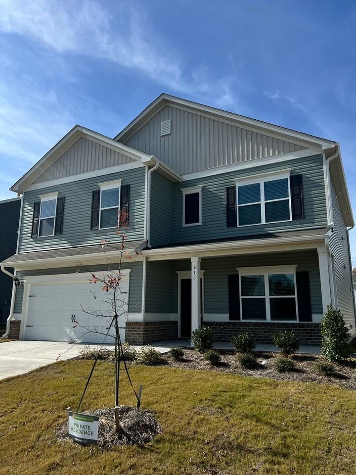 810 Biltmore Dr - Photo 2 of 40