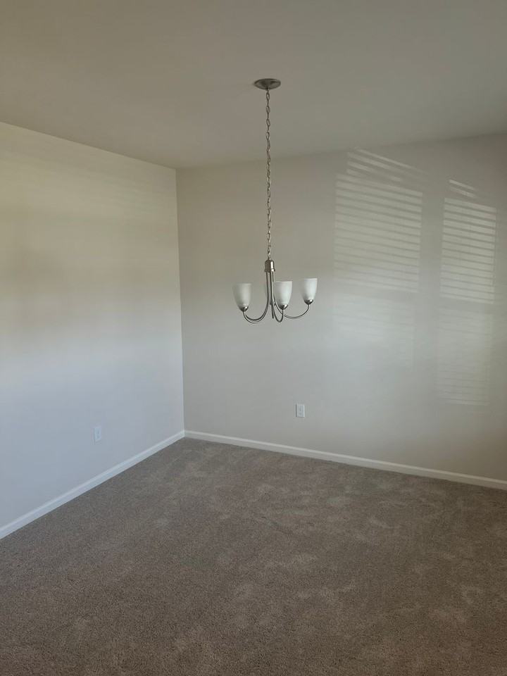 810 Biltmore Dr - Photo 4 of 40