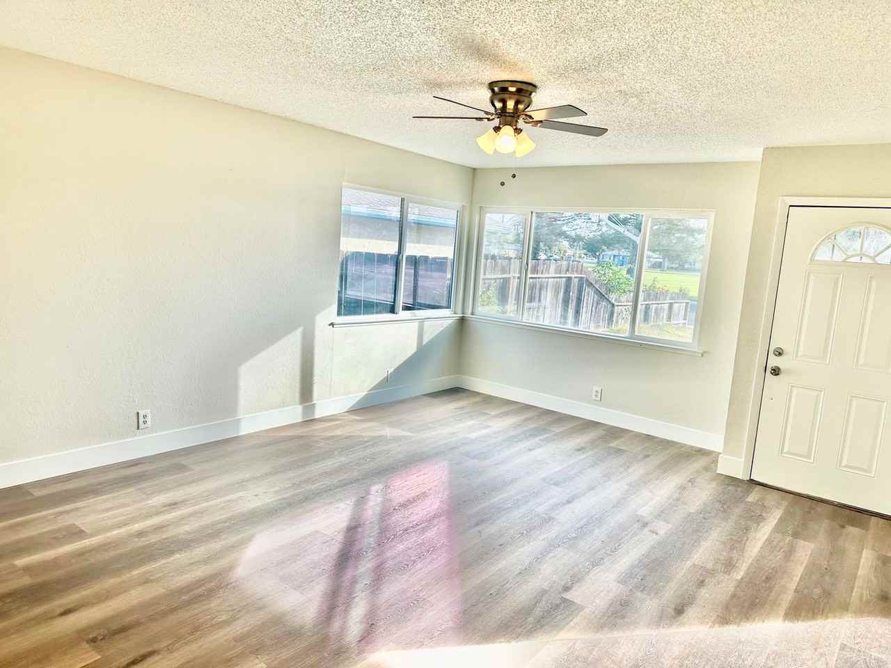 885 S Wooten Dr - Photo 3 of 25