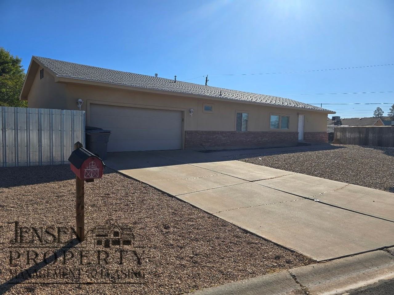 112 Frontier Drive - Photo 2 of 25