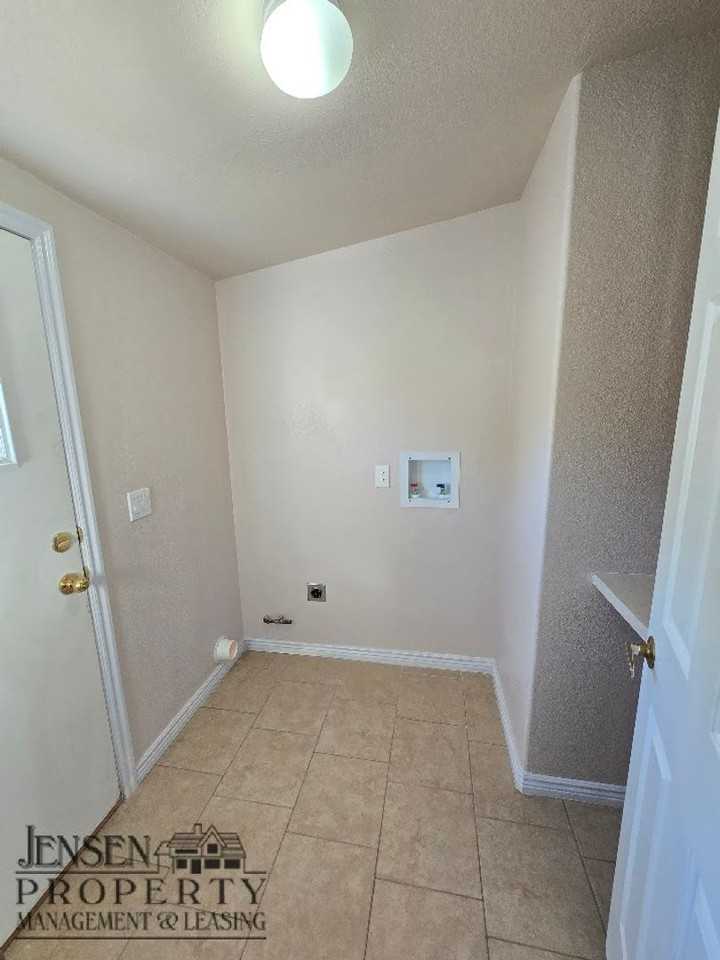 112 Frontier Drive - Photo 7 of 25