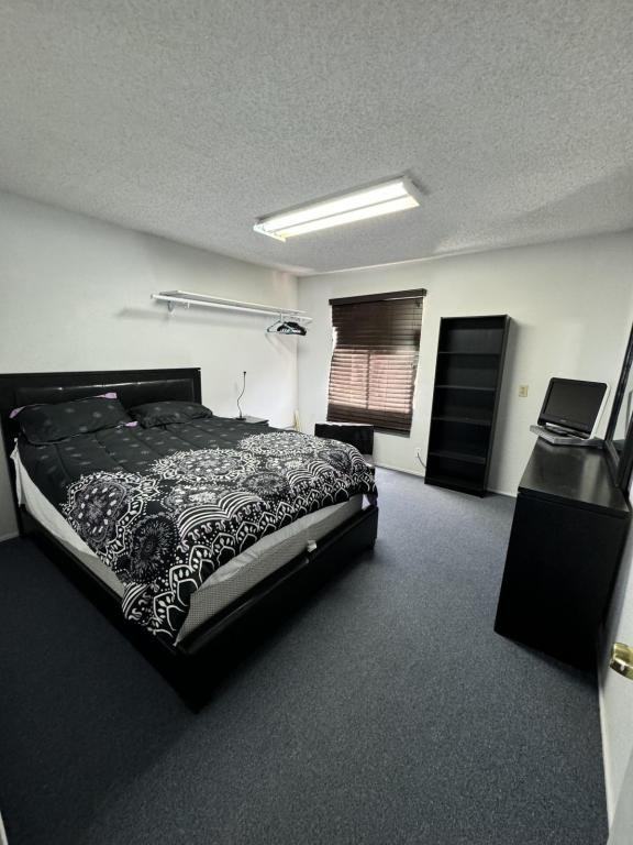 519 Hall St Unit 1 - Photo 2 of 6