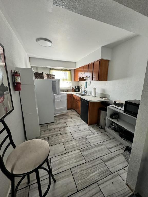 519 Hall St Unit 1 - Photo 3 of 6