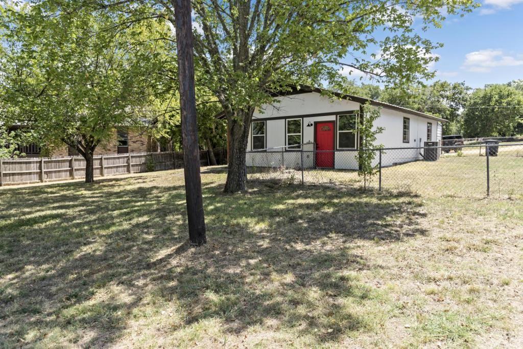 207 N Porter St - Photo 2 of 20