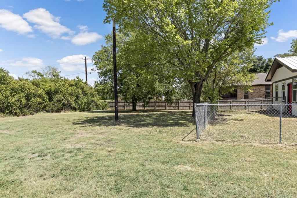 207 N Porter St - Photo 3 of 20