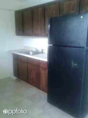 1404 S. De Leon Ave - Photo 3 of 5