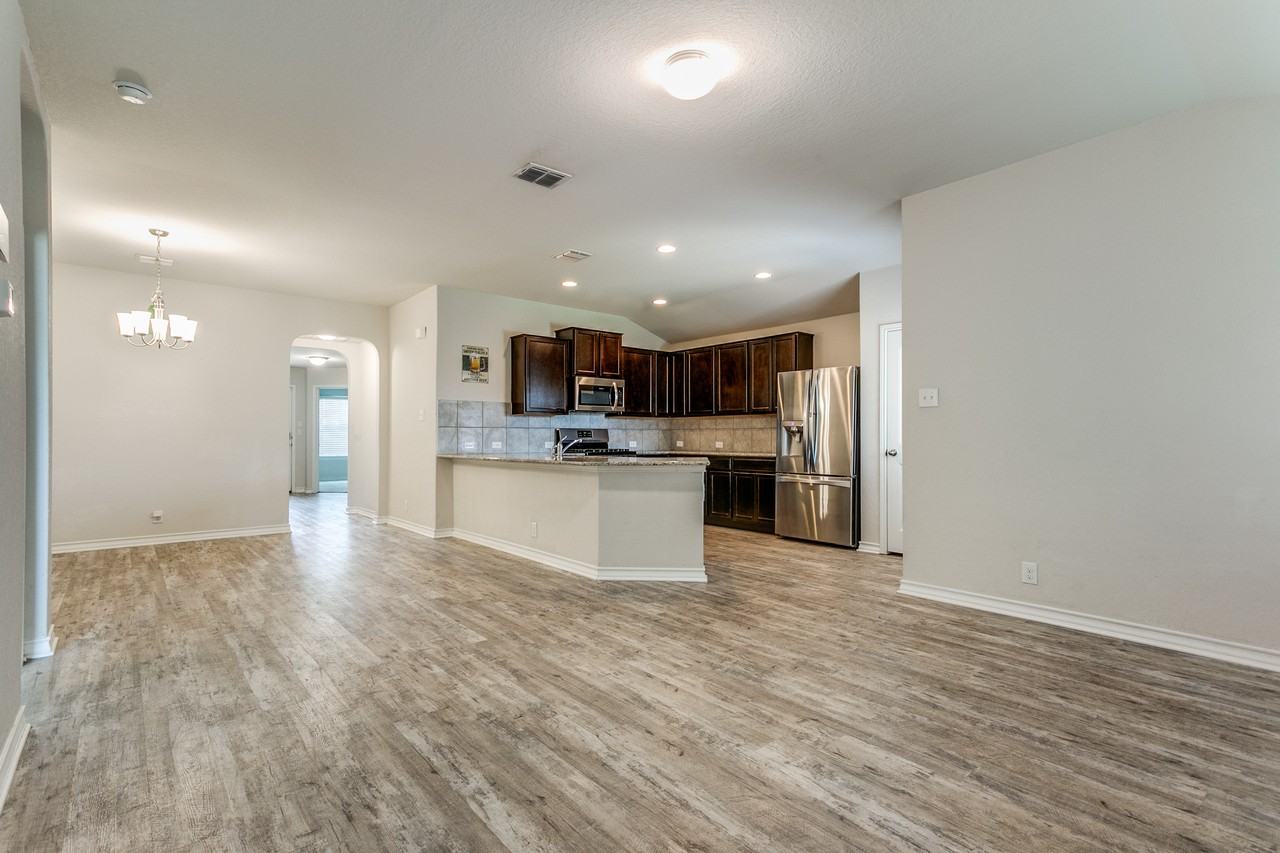 14118 Tyler Pt - Photo 7 of 12