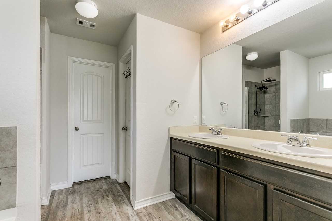 14118 Tyler Pt - Photo 4 of 12