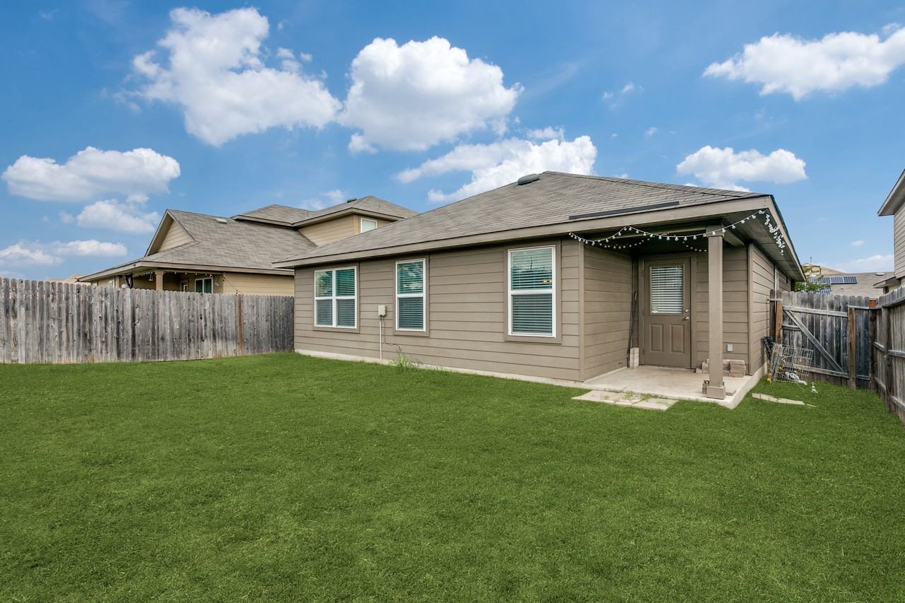 14118 Tyler Pt - Photo 3 of 12