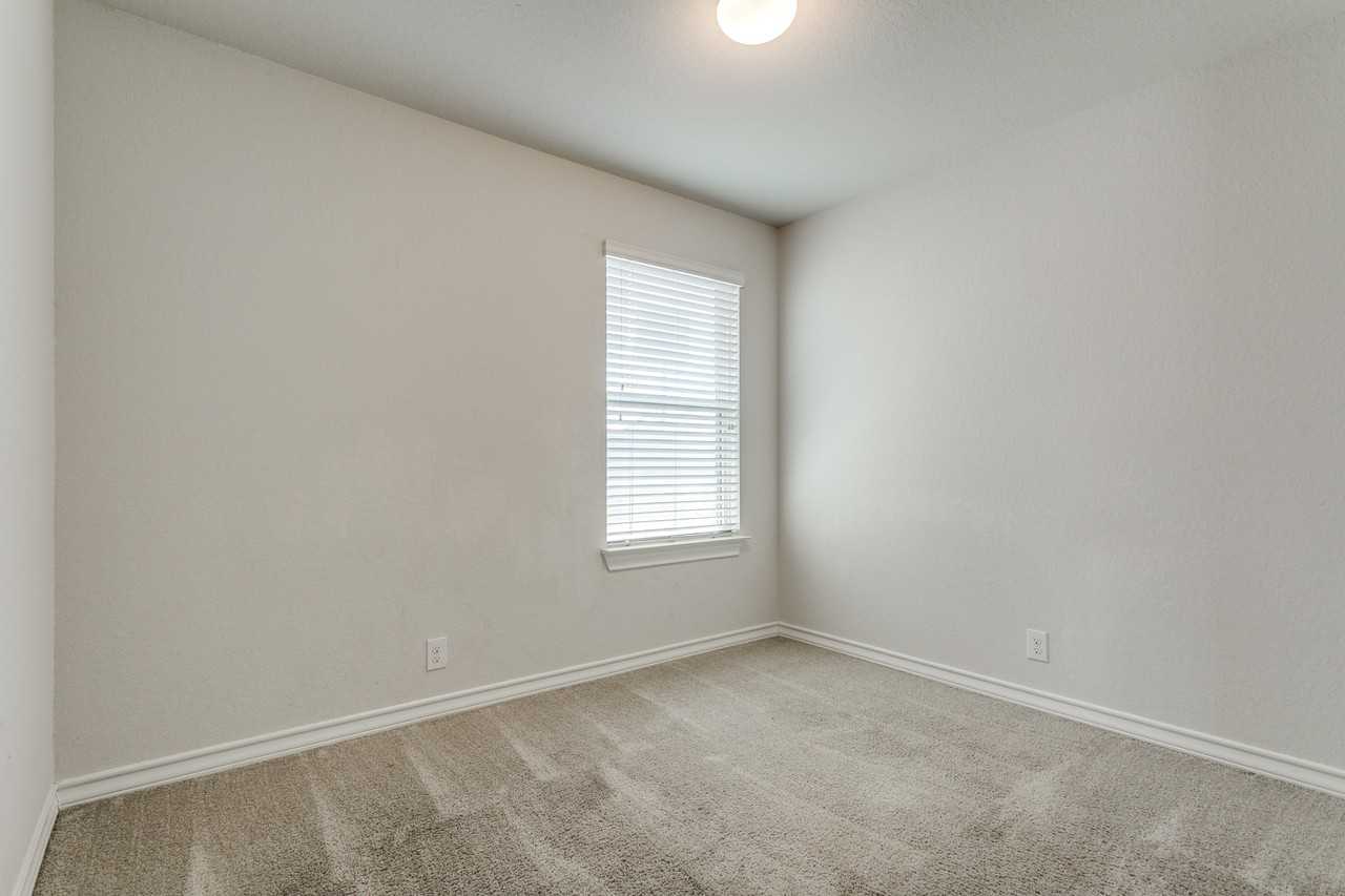 14118 Tyler Pt - Photo 7 of 12