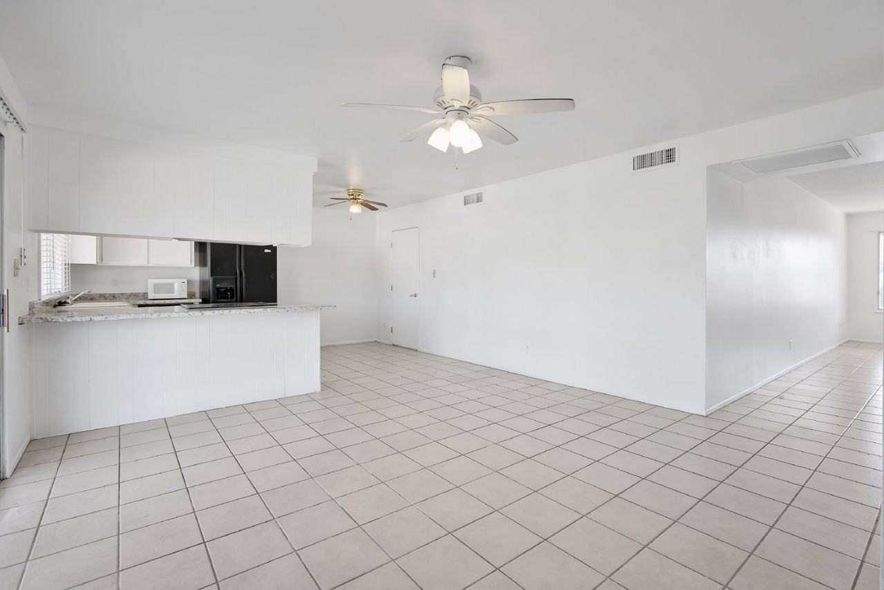 2104 E Cornell Dr - Photo 5 of 23