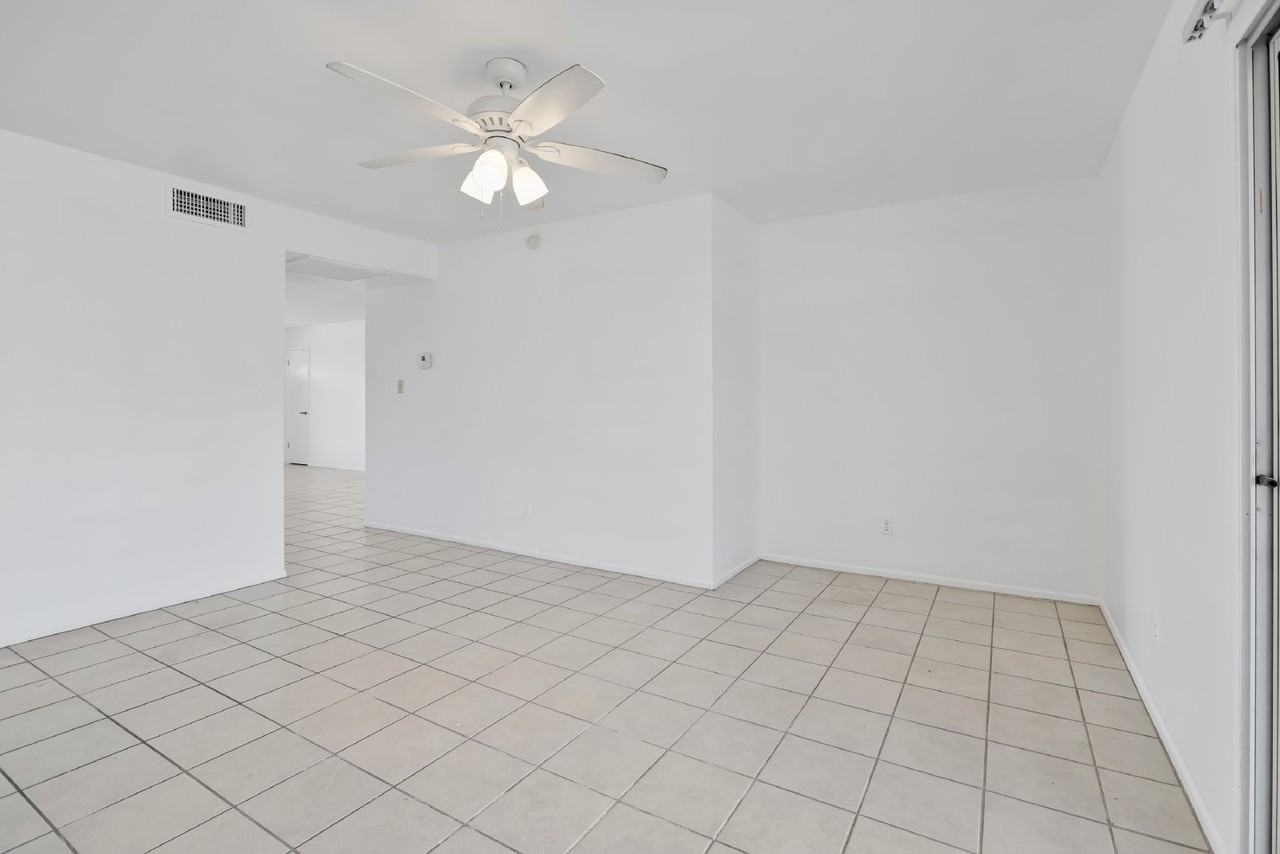 2104 E Cornell Dr - Photo 6 of 23