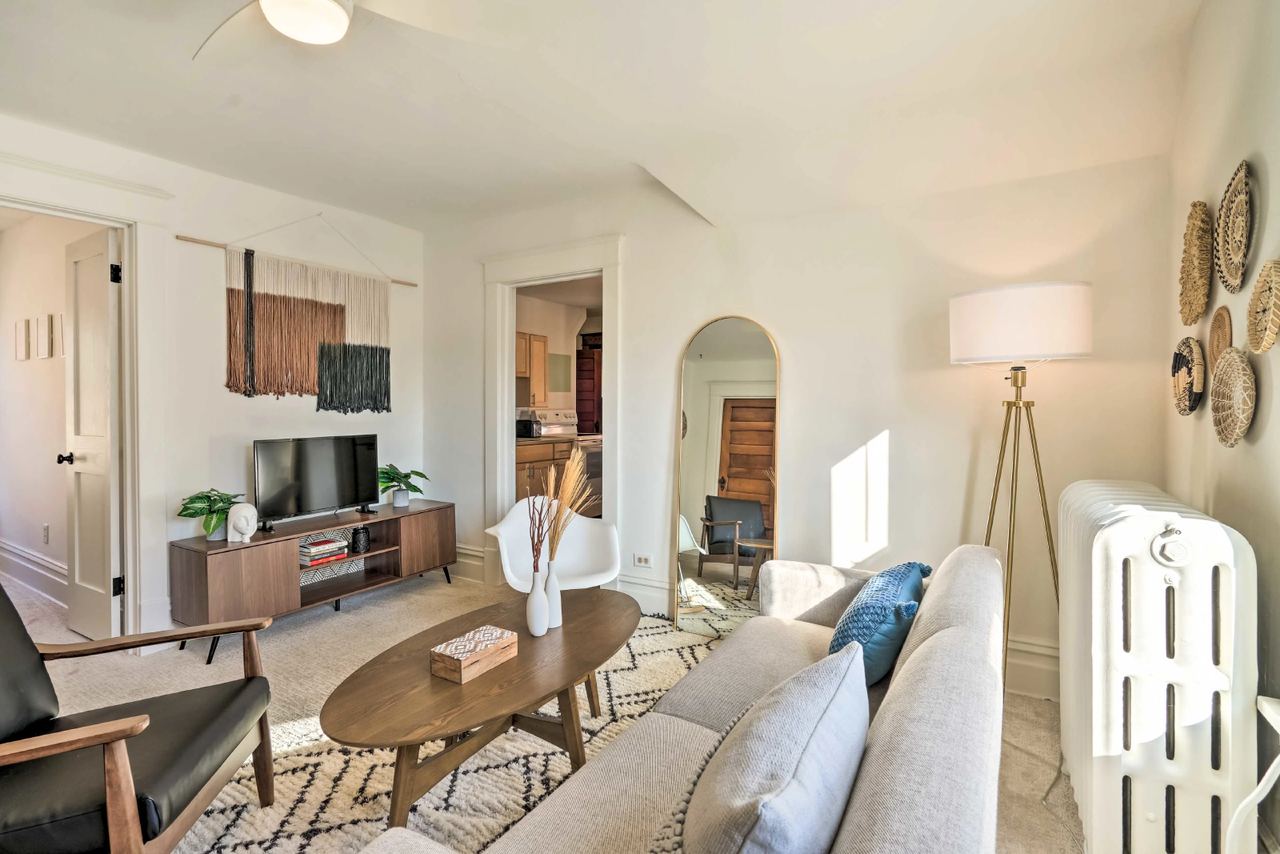 537 Michigan St Uppr Unit #Unit - Photo 6 of 24