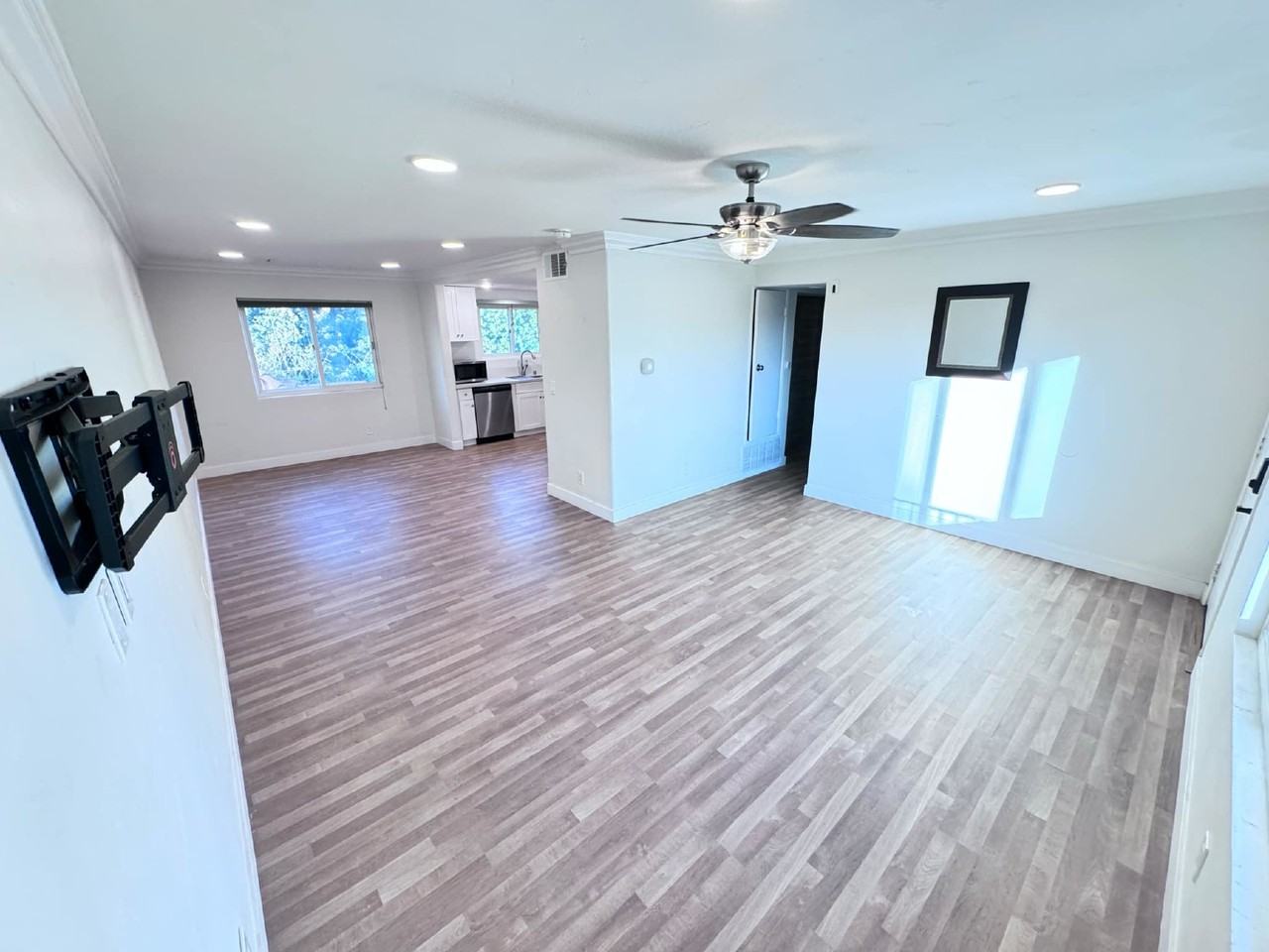 9948 San Juan St #8 - Photo 3 of 29