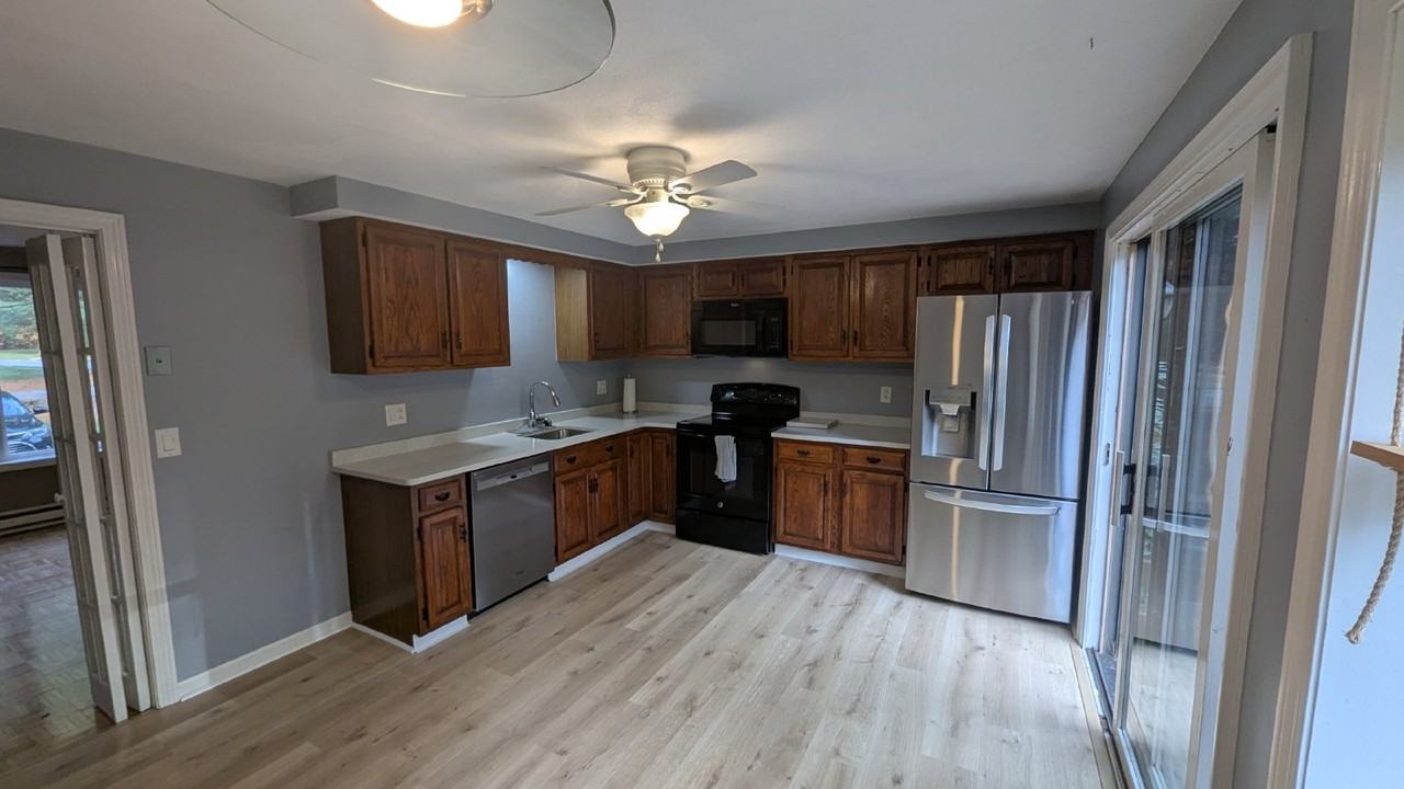 13 Village Way Apt A - Photo 2 of 24