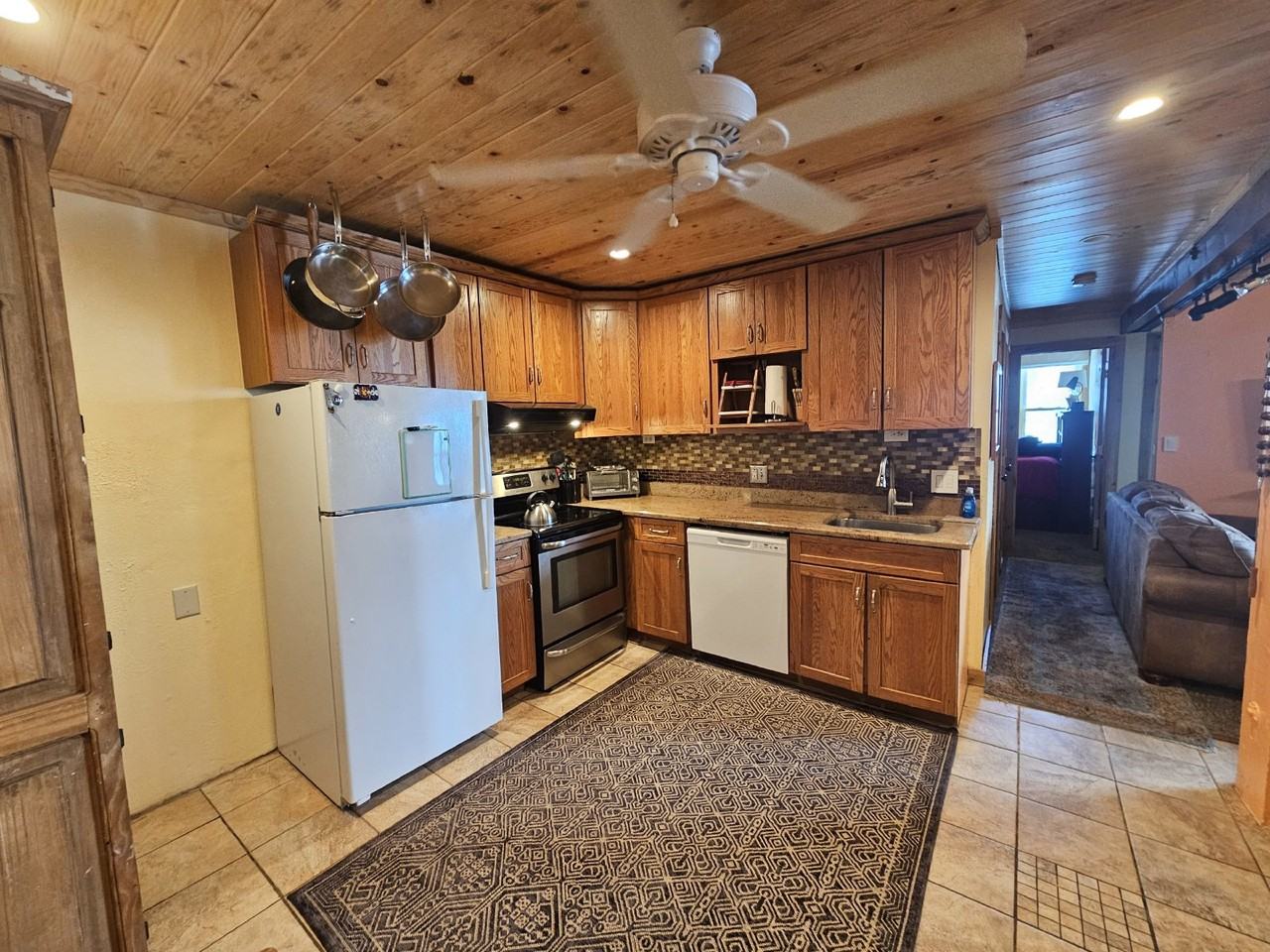 2400 Lodge Pole Cir - Photo 4 of 11