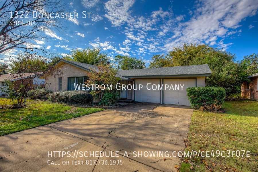 1322 Doncaster St - Photo 3 of 31