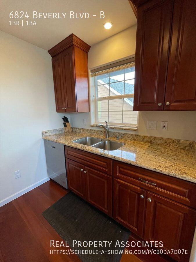 6824 Beverly Blvd #B - Photo 3 of 11