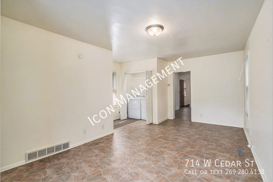 714 W Cedar St #714CEDARST - Photo 3 of 17