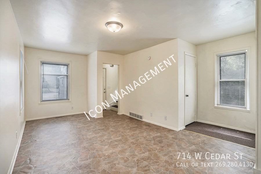 714 W Cedar St #714CEDARST - Photo 4 of 17