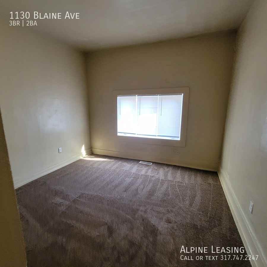 1130 Blaine Ave - Photo 2 of 7