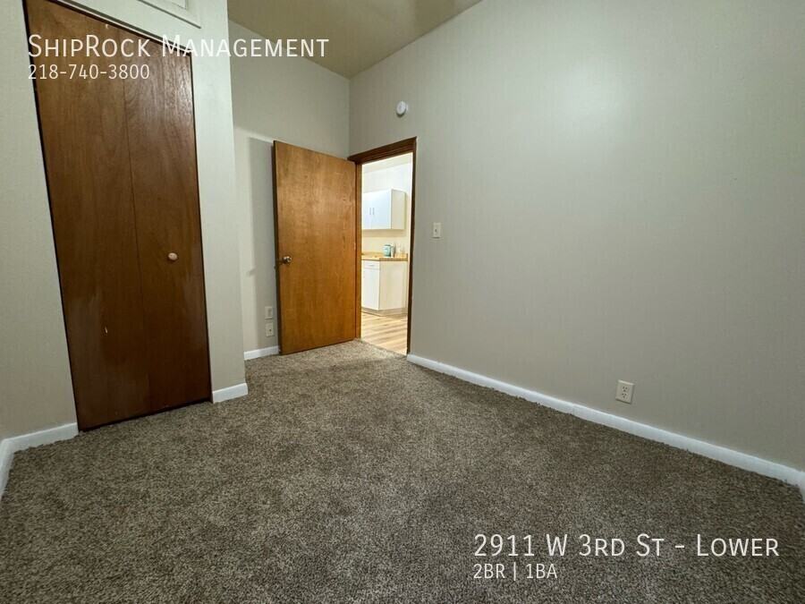 2911 W 3rd St - Photo 3 of 9