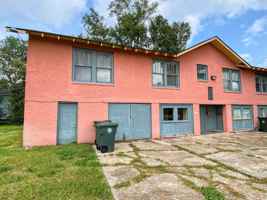 featured image of 405 East St