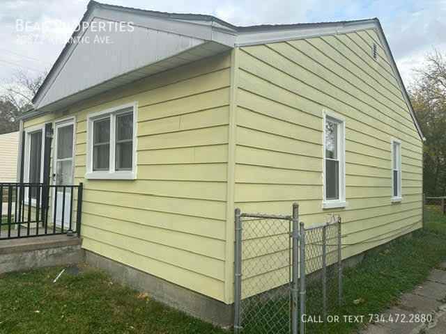 20872 Atlantic Ave - Photo 2 of 22