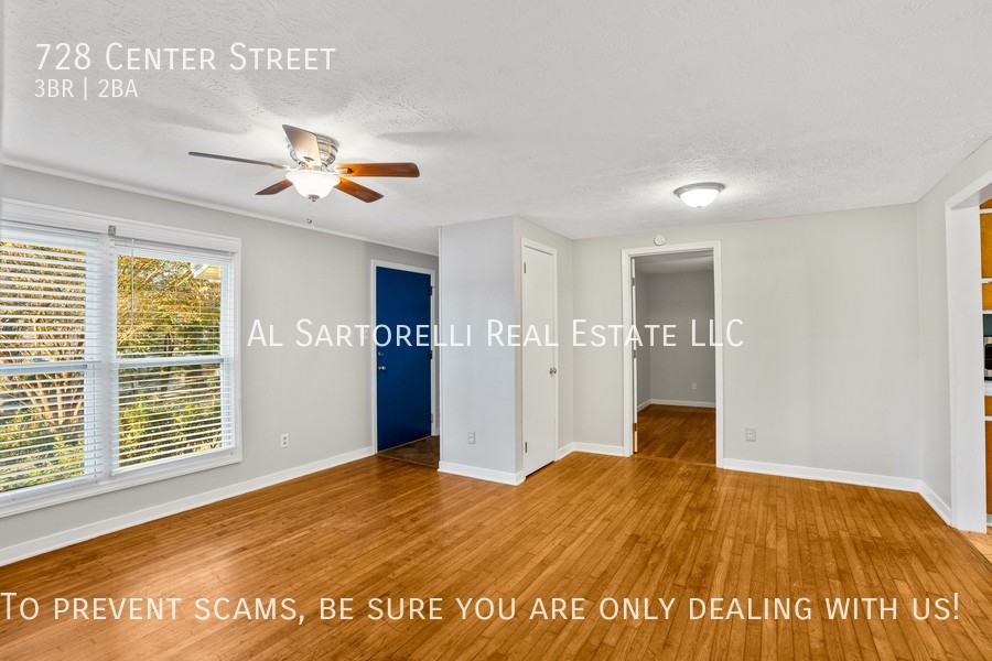 728 Center St - Photo 2 of 22