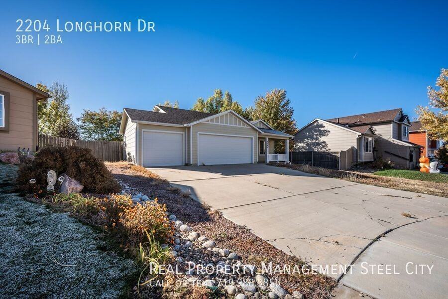 2204 Longhorn Dr - Photo 3 of 32