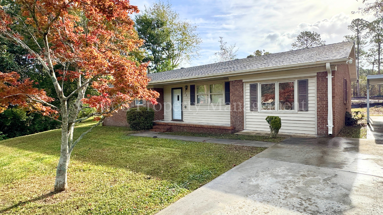 221 Antoinette Dr - Photo 2 of 32