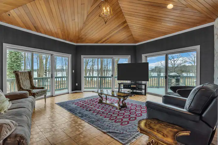 180 Hartshorne Rd - Photo 3 of 17