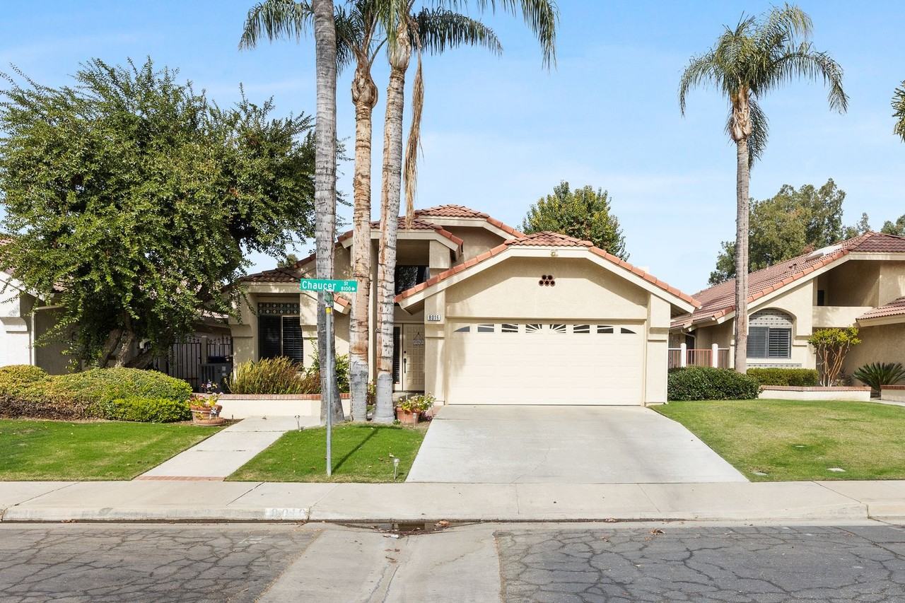 8016 Chaucer St - Photo 2 of 30