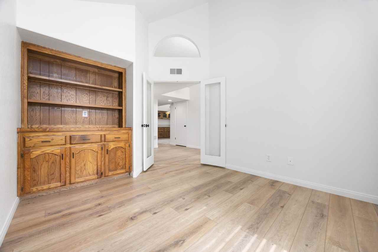 8016 Chaucer St - Photo 6 of 30