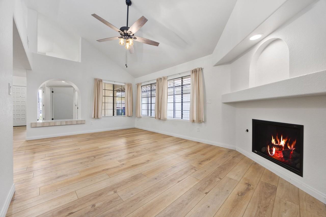 8016 Chaucer St - Photo 7 of 30