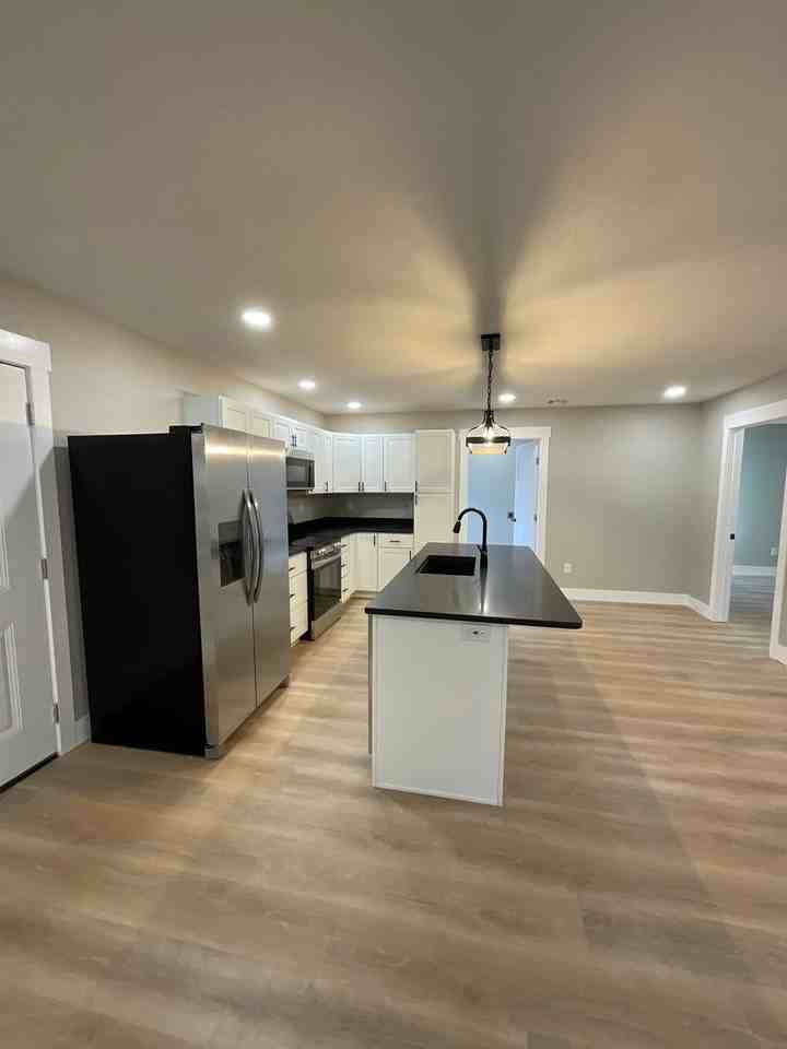 103 W Leighton St - Photo 3 of 21