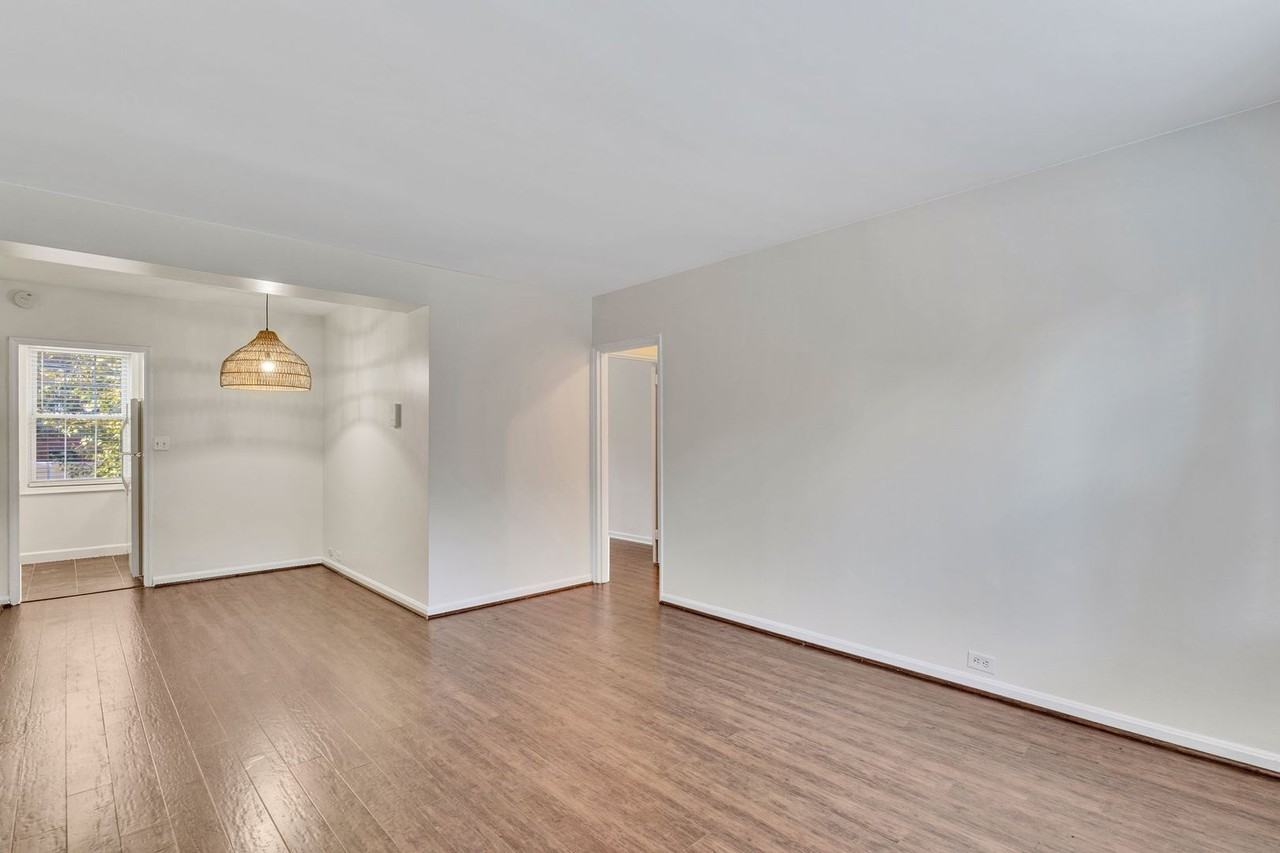 220 N Thomas St - Photo 2 of 19