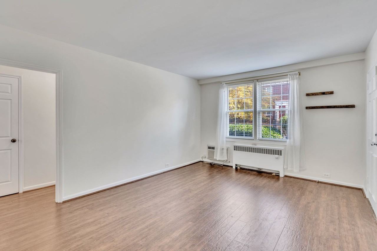 220 N Thomas St - Photo 5 of 19